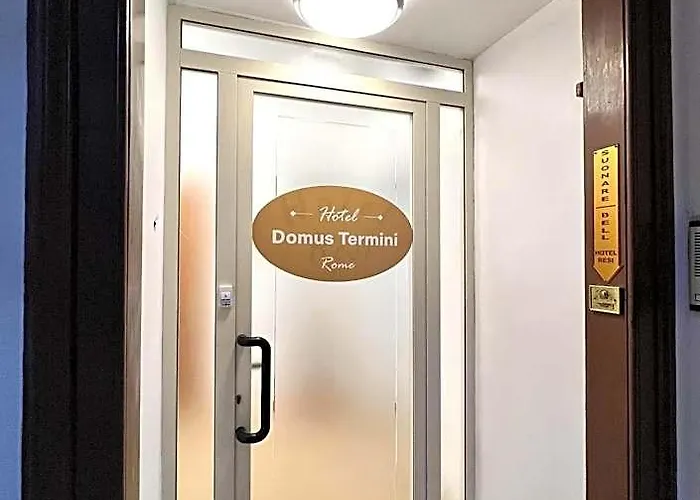 Domus Termini מלון *